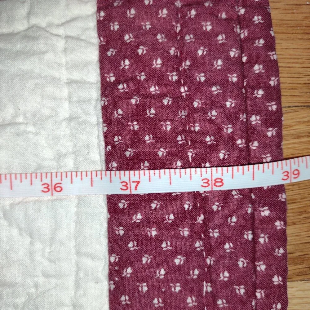 New hand made hand made beautiful lap quilt, wall hanging or baby quilt